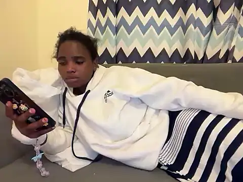 candybabe  online show from March 24, 2026, 10:15 pm