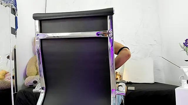 zorravioletta1 online show from January 13, 2025, 12:24 pm