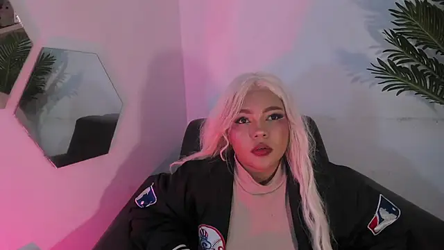 Snapshot of cherry_chel chatting on February 1, 2025, 3:30 am cherry chel online show from February 1, 2025, 3:30 am