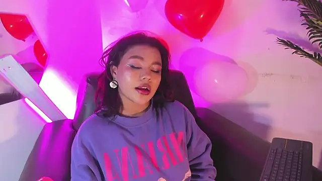 Snapshot of cherry_chel chatting on February 15, 2025, 10:11 am cherry chel online show from February 15, 2025, 10:11 am