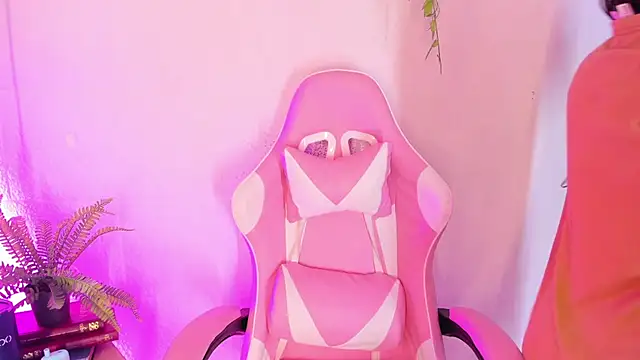 Snapshot of cherry_chel chatting on February 18, 2025, 10:05 am cherry chel online show from February 18, 2025, 10:05 am