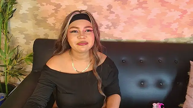 Snapshot of cherry_chel chatting on March 8, 2025, 11:18 pm cherry chel online show from March 8, 2025, 11:18 pm