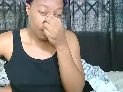 Snapshot of DIRTYTALKINQUEEN chatting on March 2, 2025, 1:05 pm DIRTYTALKINQUEEN online show from March 2, 2025, 1:05 pm