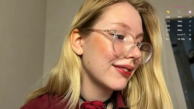 HoneyAudrey online show from February 11, 2025, 2:25 am