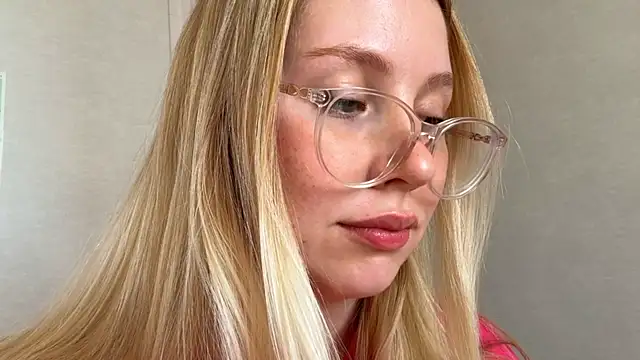 HoneyAudrey online show from September 9, 2025, 3:28 am