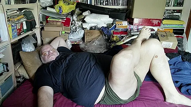 hadeszeuss2 online show from February 28, 2025, 2:42 pm