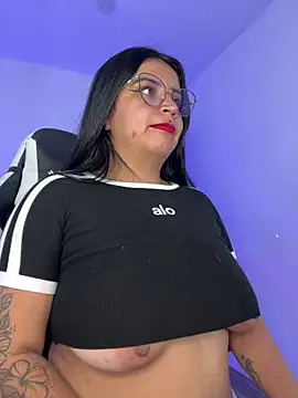 Devilsweet17 online show from February 3, 2026, 10:04 pm