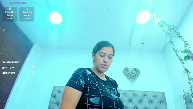 Hannah Miller   online show from September 19, 2025, 5:13 pm