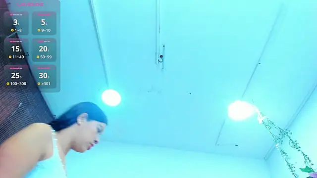 Hannah Miller   online show from October 9, 2025, 5:22 pm