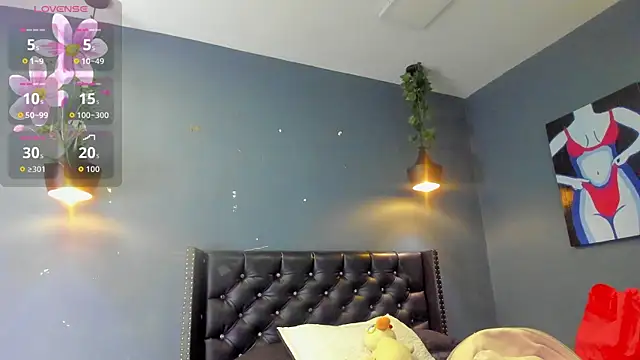 Hannah Miller   online show from November 11, 2025, 5:46 pm