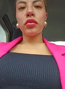 Karen San Miguel online show from September 23, 2025, 2:53 pm