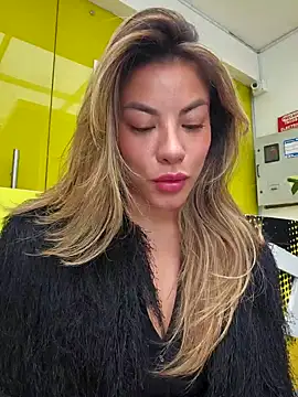 Karen San Miguel online show from October 24, 2025, 7:43 pm