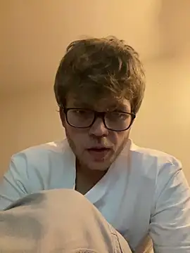 jungxSHxboy online show from April 12, 2026, 4:06 am