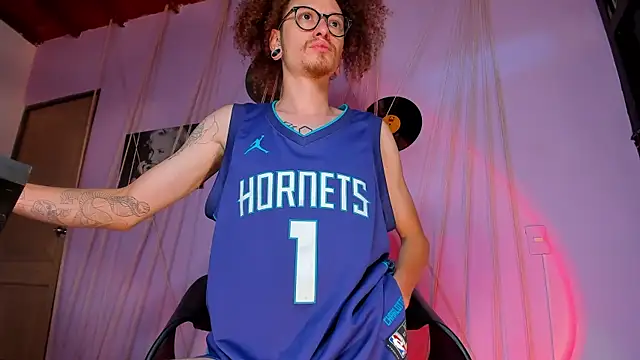 MrShaggy online show from January 14, 2025, 1:28 pm