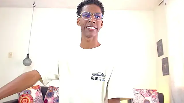 maiki18  online show from January 13, 2025, 2:00 pm