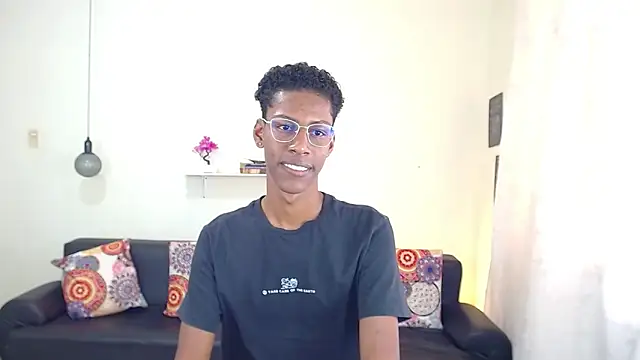 maiki18  online show from January 17, 2025, 7:38 pm