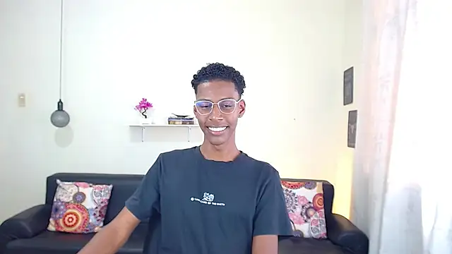 maiki18  online show from January 28, 2025, 4:30 pm