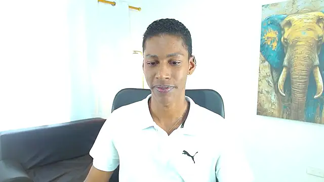 maiki18  online show from February 5, 2026, 8:46 pm