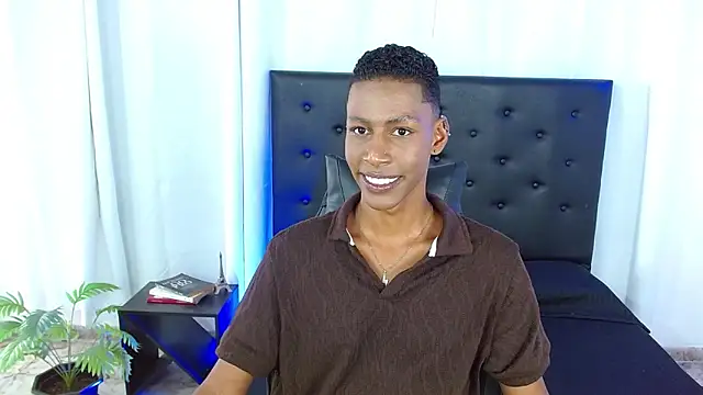 maiki18  online show from March 6, 2026, 8:49 pm