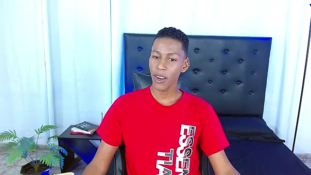 maiki18  online show from March 7, 2026, 8:39 pm