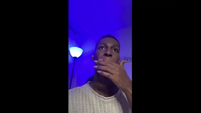 maiki18  online show from March 31, 2026, 1:07 am