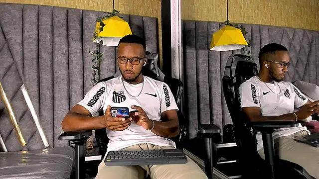 JamesParck online show from April 16, 2026, 11:51 pm