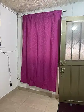 Snapshot of Ari_Baker chatting on October 25, 2025, 5:19 pm Ari Baker online show from October 25, 2025, 5:19 pm