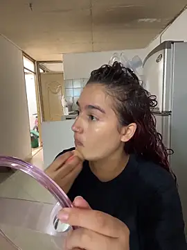 Snapshot of Ari_Baker chatting on October 27, 2025, 6:12 pm Ari Baker online show from October 27, 2025, 6:12 pm