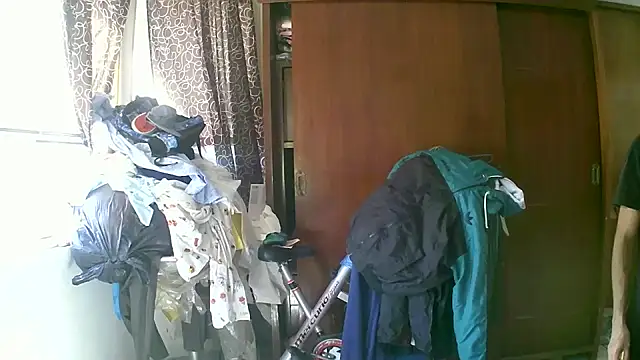 Snapshot of jperezofficial1 chatting on October 27, 2025, 5:06 pm jperezofficial1 online show from October 27, 2025, 5:06 pm