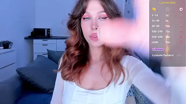 tenderdreams online show from September 19, 2025, 10:10 pm