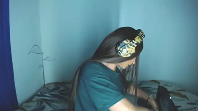 AdharaaMoon online show from December 1, 2024, 7:03 pm