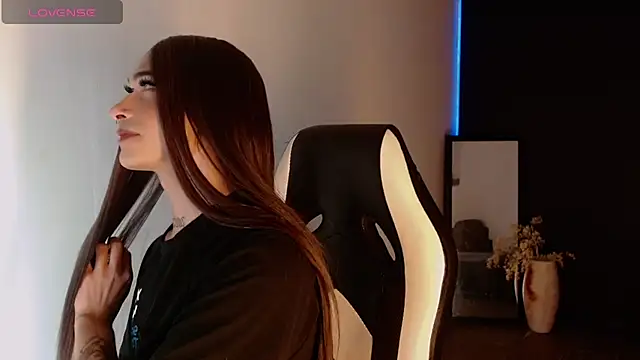 AdharaaMoon online show from December 29, 2024, 1:24 am