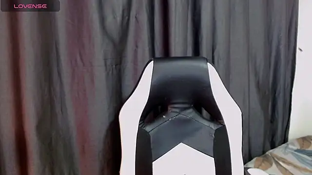 AdharaaMoon online show from October 3, 2025, 7:11 pm