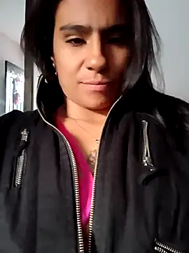 Leslly  online show from January 5, 2025, 9:36 pm