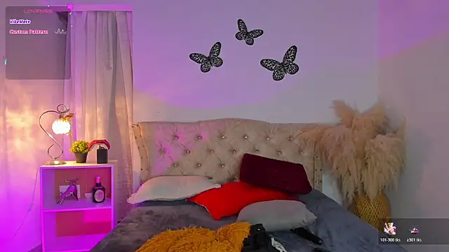 Sarahballiston  online show from November 9, 2025, 12:20 am