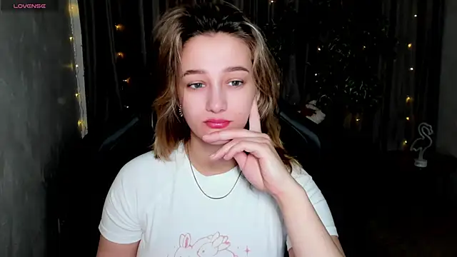Snapshot of Sinty_Noria chatting on March 7, 2025, 1:09 am Sinty Noria online show from March 7, 2025, 1:09 am