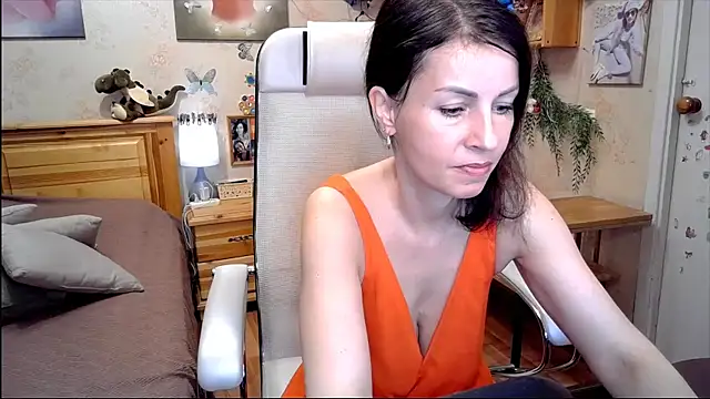 Kendra Mom online show from May 18, 2026, 10:10 am