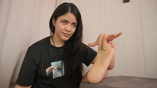Snapshot of Feetgirl01 chatting on January 19, 2025, 1:01 pm Feetgirl01 online show from January 19, 2025, 1:01 pm