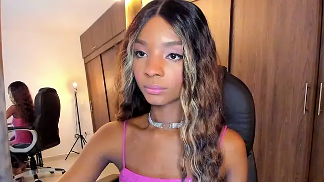 Snapshot of alikahouston4 chatting on February 15, 2025, 5:51 am alikahouston4 online show from February 15, 2025, 5:51 am