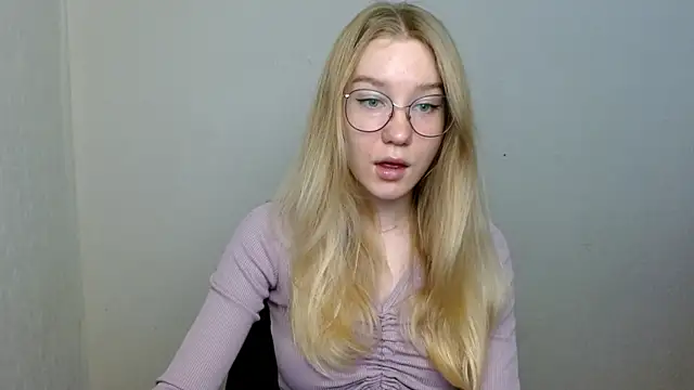 Snapshot of cindi_hot chatting on November 10, 2025, 8:46 am cindi hot online show from November 10, 2025, 8:46 am