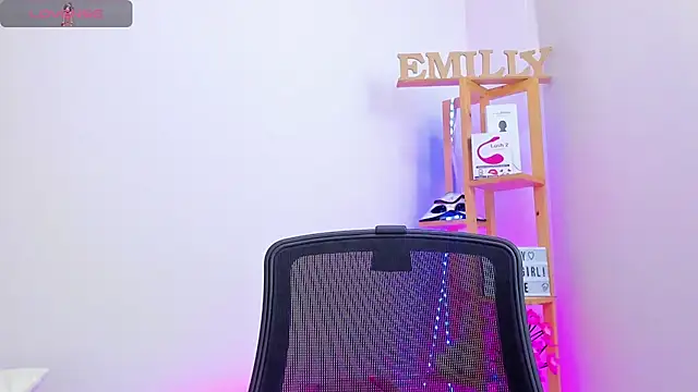 EmillySanders online show from September 19, 2025, 10:49 am