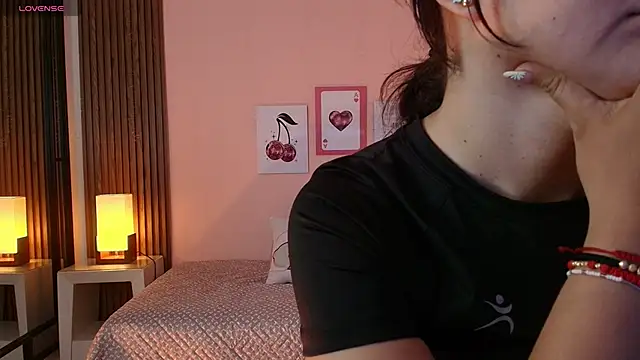 Snapshot of alina_martinelli chatting on February 9, 2026, 11:36 am alina martinelli online show from February 9, 2026, 11:36 am