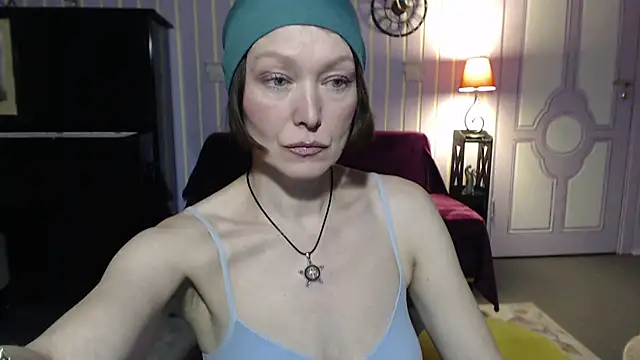 Snapshot of Marquise555 chatting on February 2, 2025, 5:04 pm Marquise555 online show from February 2, 2025, 5:04 pm