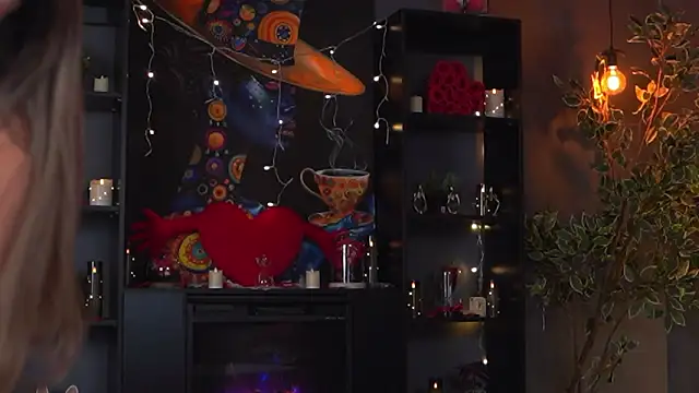 Snapshot of Evelyn_Evyyy chatting on February 25, 2026, 7:23 pm Evelyn Evyyy online show from February 25, 2026, 7:23 pm