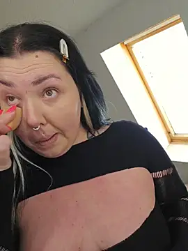 -BonnieBlack- online show from March 18, 2026, 7:11 am