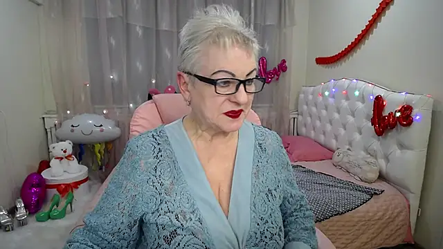 KayleSmoll online show from February 19, 2025, 10:20 pm