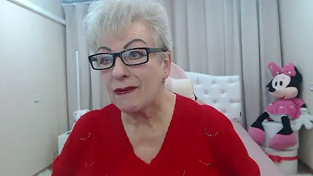 Snapshot of KayleSmoll chatting on February 20, 2026, 7:47 pm KayleSmoll online show from February 20, 2026, 7:47 pm