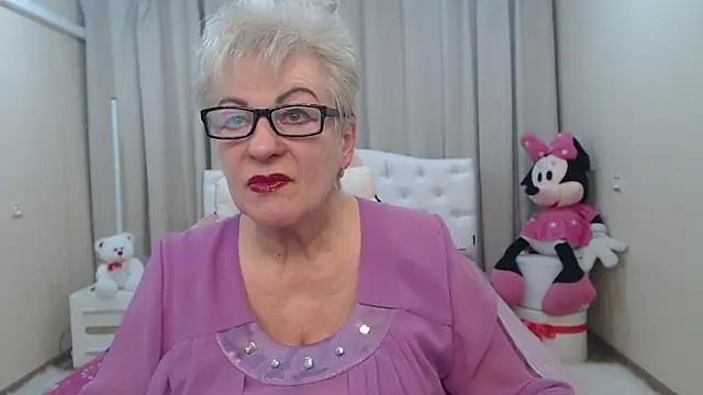 Snapshot of KayleSmoll chatting on February 25, 2026, 7:45 pm KayleSmoll online show from February 25, 2026, 7:45 pm