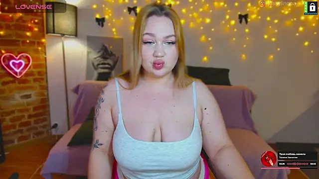 Snapshot of -LinaLove- chatting on January 12, 2025, 8:14 am -LinaLove- online show from January 12, 2025, 8:14 am