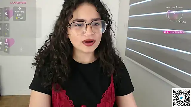 cinnamon rosa online show from October 17, 2025, 10:01 pm